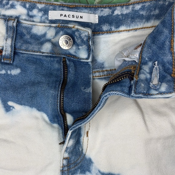 PacSun Cuffed Snowflake Bleach Mom Denim Shorts - Picture 5 of 7